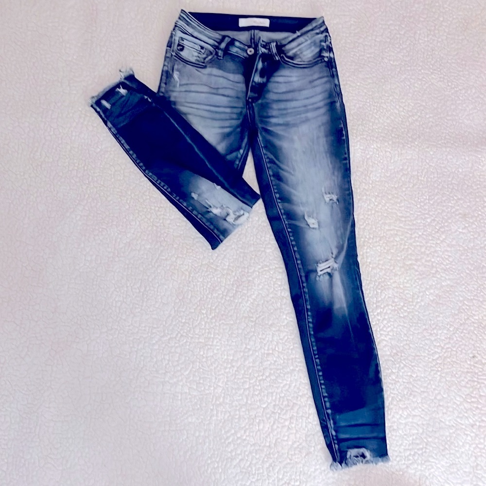 Kancan Skinnies ✨Closet Clean Out✨BUNDLE 3 STARRED ITEMS @ 15 each